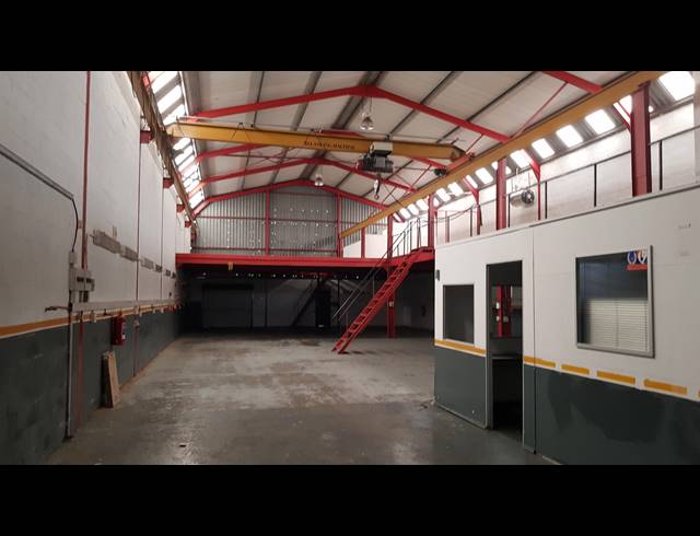 450M² FACTORY TO LET IN STIKLAND INDUSTRIAL
